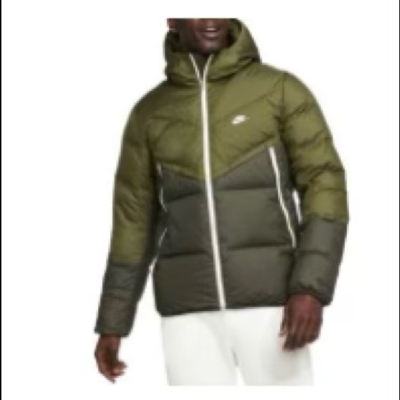 Nike Coats Brand New - Picture 1 of 2